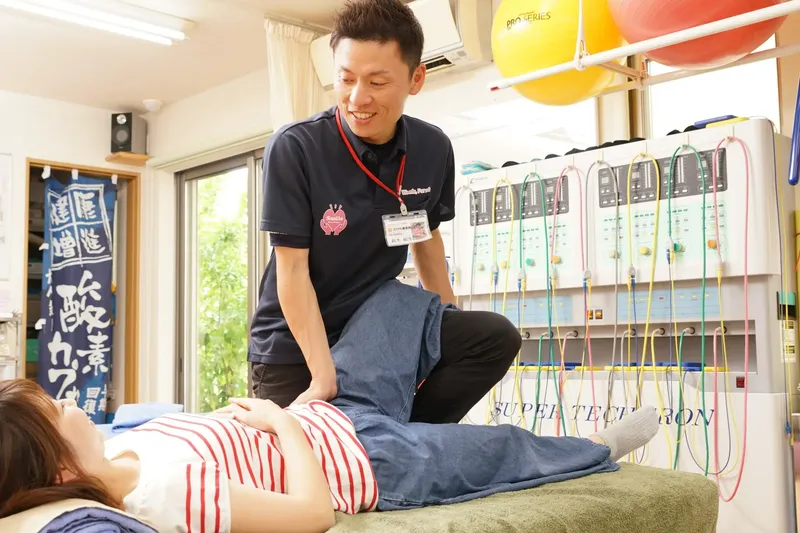院長による施術の様子